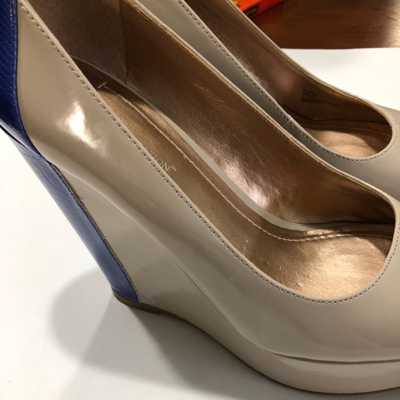 BCBGeneration Blue & Nude Peep Toe Wedge Heel Sz 7 - Picture 1 of 8